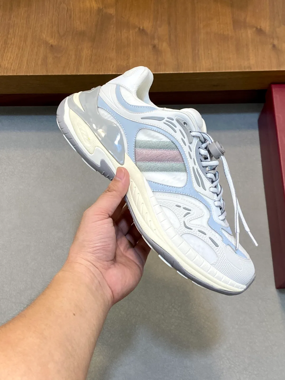 Men's Men's Shoes 💰900 Gucci Gucci 2.0 Sports Shoes Couple's Style Retro Casual Shoes Running Shoes Original Purchase, Development, Production Gucci 2.0 Sports Shoes reinterpret the brand's iconic striped webbing elements. This sneaker reinterprets the iconic details. It uses EVA thick soles and a smart silhouette to bring a stable and comfortable wearing experience. Exquisite packaging at the delivery counter. Fabric: original imported cowhide + technical fabrics. Lining: original imported breathable mesh. Sole: original molded ultra-light foam rubber. Bottom thickness: 4CM. Size: 39-44 (customized for 38, 45, 56)